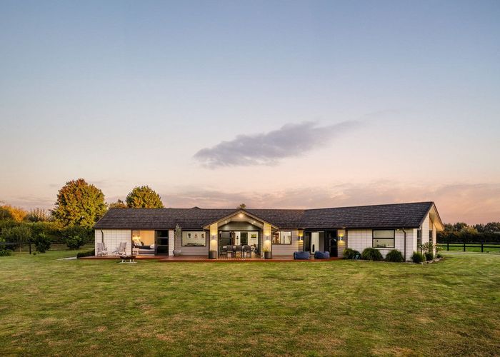  at 11 South Oaks Close, Pukemoremore, Cambridge