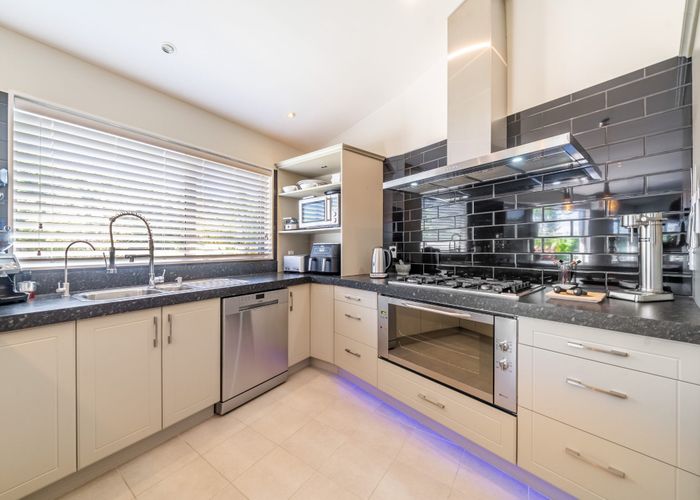  at 41 Mount Marua Way, Timberlea, Upper Hutt, Wellington