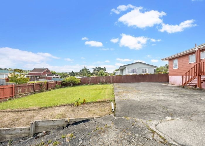  at 7 Helleur Road, Massey, Auckland