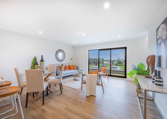  at 4/5 Marsh Avenue, Forrest Hill, North Shore City, Auckland