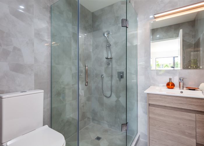  at 2/504 Swanson Road, Ranui, Auckland