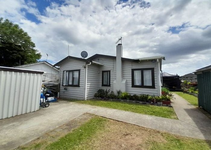  at 18 Beihlers Road, Weymouth, Manukau City, Auckland