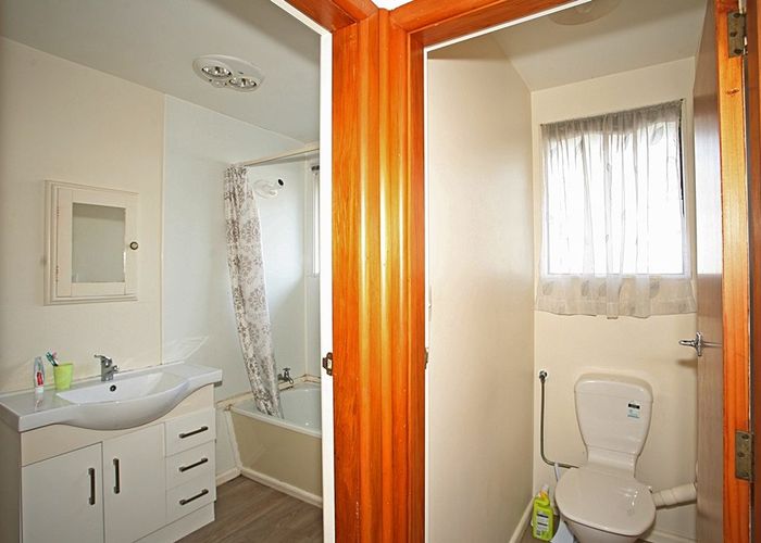  at 2/28 Peer Street, Upper Riccarton, Christchurch