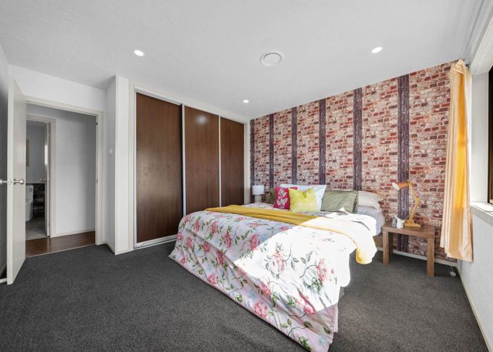  at 8 Papatahi Place, Henderson, Waitakere City, Auckland