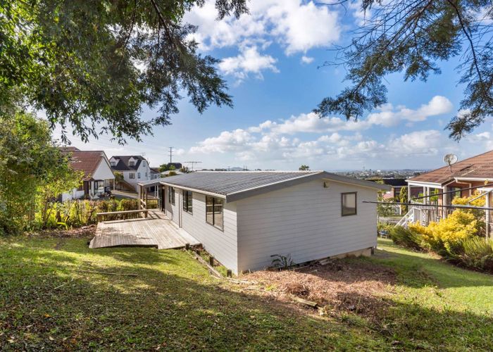  at 6 Remus Place, Totara Vale, Auckland