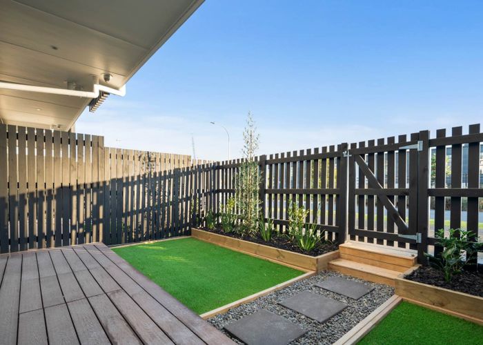  at 2/10 Scott Road, Hobsonville, Waitakere City, Auckland