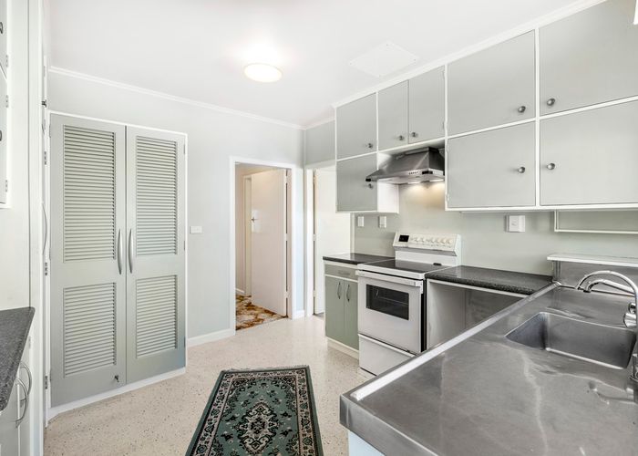  at 110 Fox Street, Hamilton East, Hamilton