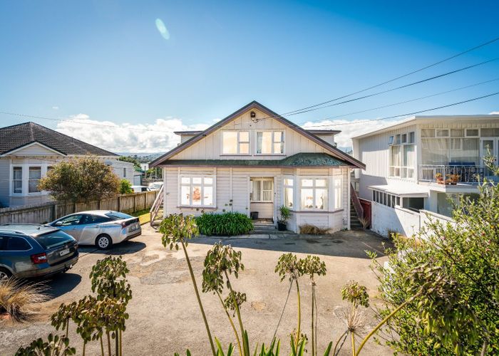  at 87 Queens Drive, Lyall Bay, Wellington