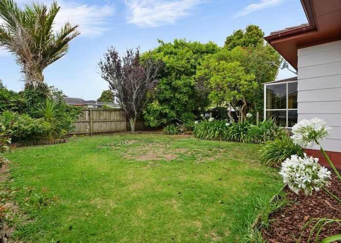  at 30 Darren Crescent, Half Moon Bay, Manukau City, Auckland