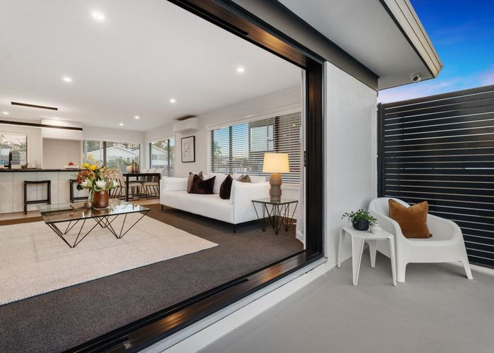  at 114 Bramley Drive, Farm Cove, Manukau City, Auckland