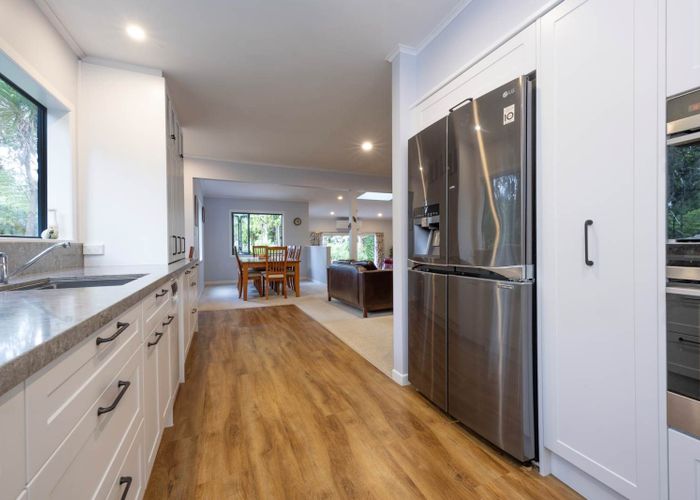  at 21 Tawini Road, Titirangi, Waitakere City, Auckland