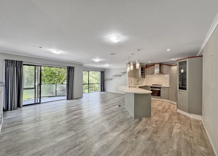  at 5 Bank Road, Northland, Wellington, Wellington