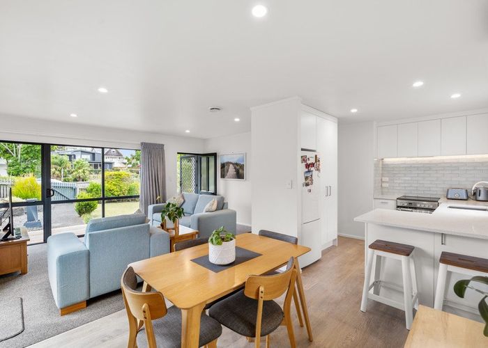  at 1/6 Knott Road, Stanmore Bay, Whangaparaoa