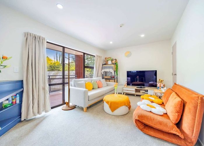  at 15/3 The Avenue, Albany, North Shore City, Auckland