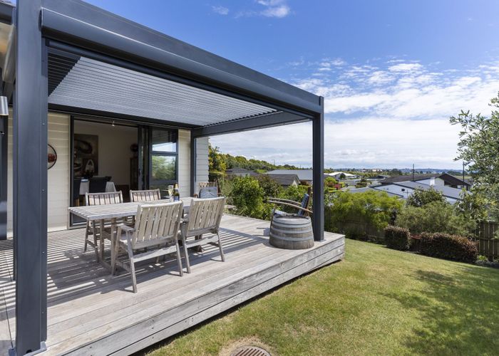  at 4 Mahutonga Avenue, Beachlands, Auckland