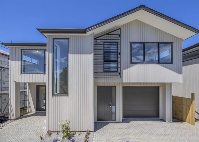  at 744 East Coast Road, Pinehill, Auckland