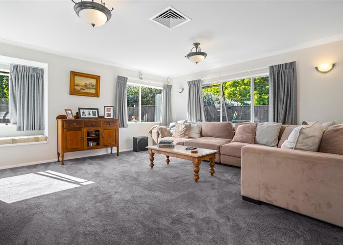  at 6 Applemoors Way, Riverhead, Riverhead