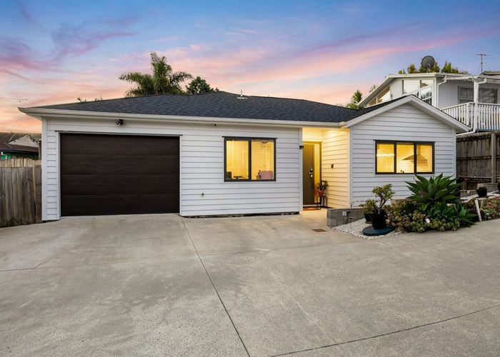  at 15A Reynella Drive, Massey, Waitakere City, Auckland