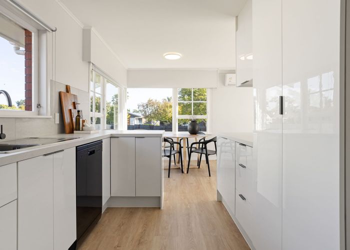  at 2 Bowen Place, Saint Andrews, Hamilton, Waikato