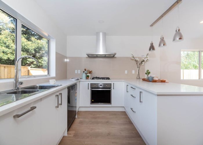  at 27 Sunshine Boulevard, Sunnyvale, Waitakere City, Auckland