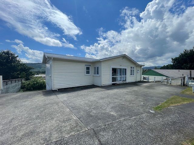  at 4 Oaklands Grove, Clouston Park, Upper Hutt