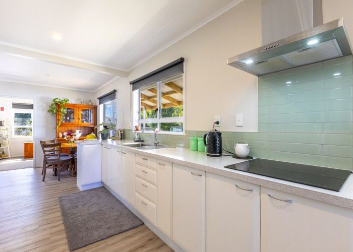  at 18 Murchison Street, Waipawa
