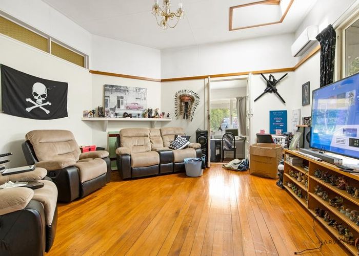  at 17 Awaroa Road, Sunnyvale, Auckland
