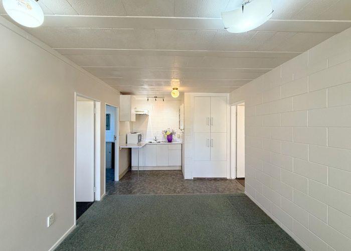  at 2/27 Glendene Avenue, Glendene, Waitakere City, Auckland
