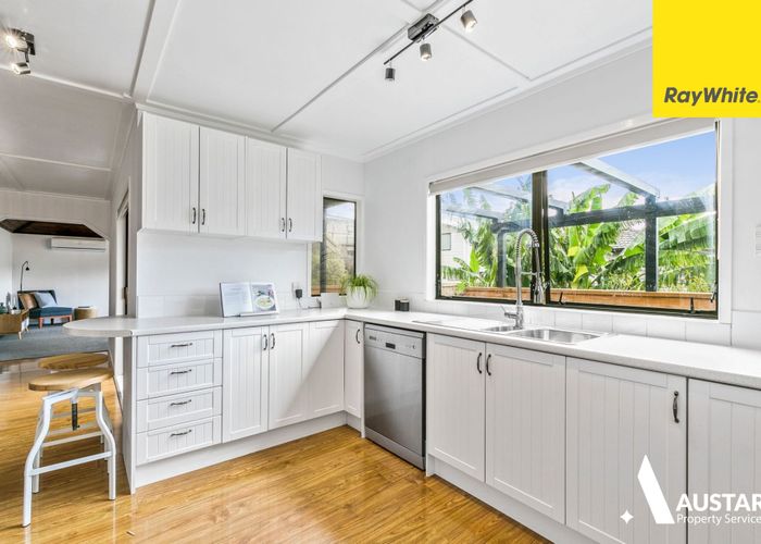  at 18A Lynbrooke Avenue, Blockhouse Bay, Auckland City, Auckland