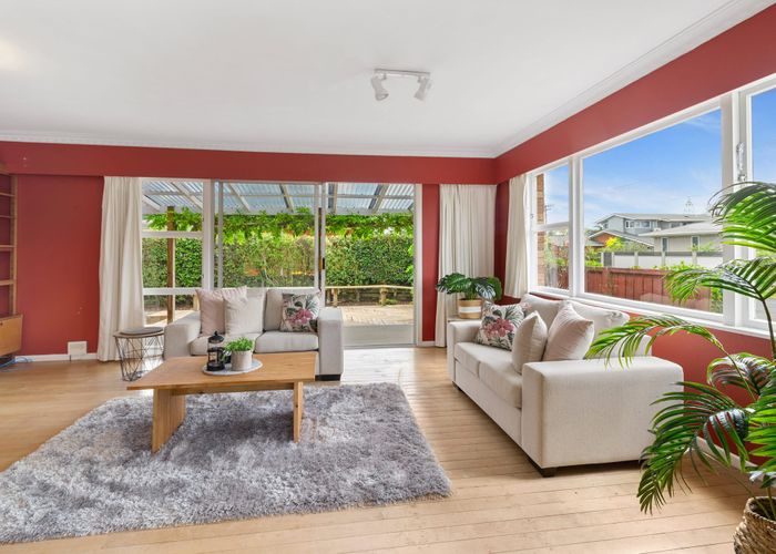  at 11 Regent Street, Silverdale, Hamilton