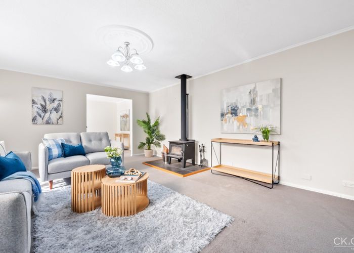  at 17 King Charles Drive, Kingsley Heights, Upper Hutt, Wellington
