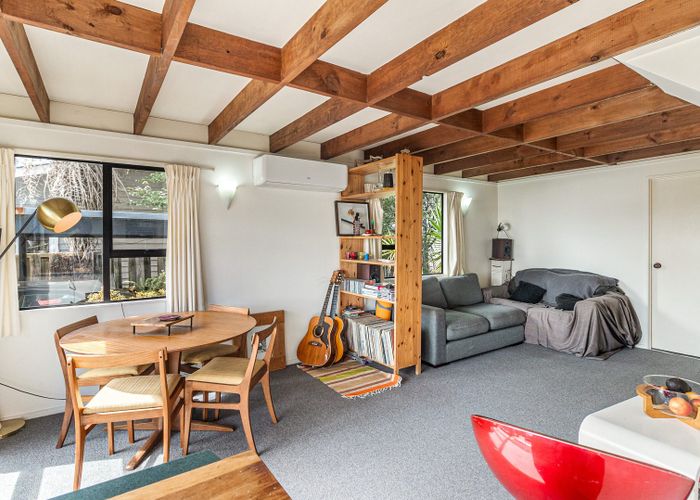  at 2/90 Haverstock Road, Mount Albert, Auckland City, Auckland