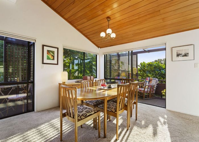  at 4/11 Faulkner Road, Northcote Point, Auckland