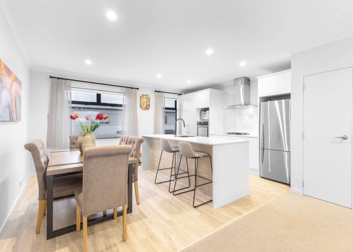  at 43 Bonnette Road, Flat Bush, Manukau City, Auckland