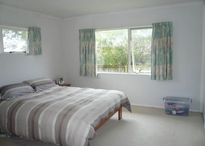  at 2/7 West Fairway, Golflands, Manukau City, Auckland