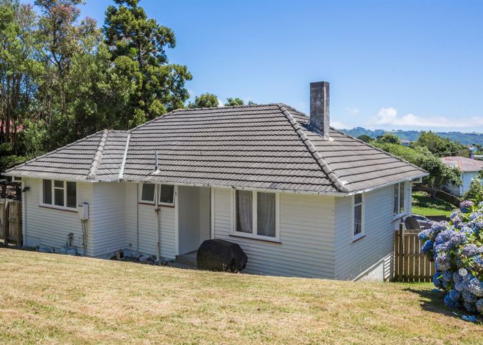  at 9 Berkshire Grove, Cannons Creek, Porirua
