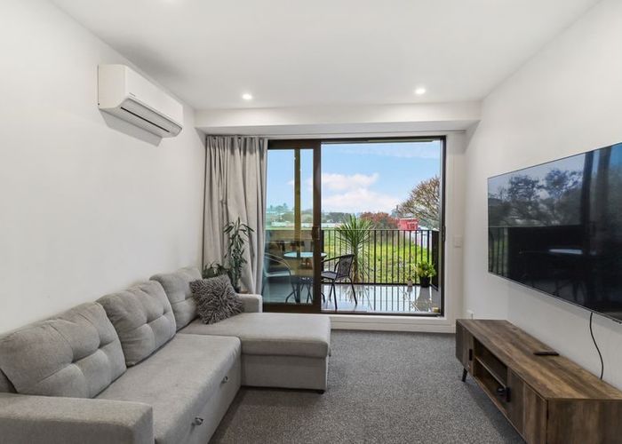  at 104/155 Rockfield Road, Penrose, Auckland