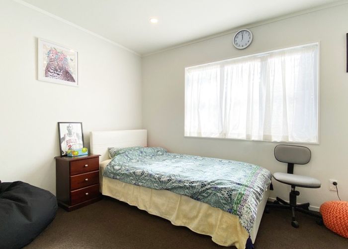 at 60 De Quincey Terrace, Highland Park, Manukau City, Auckland