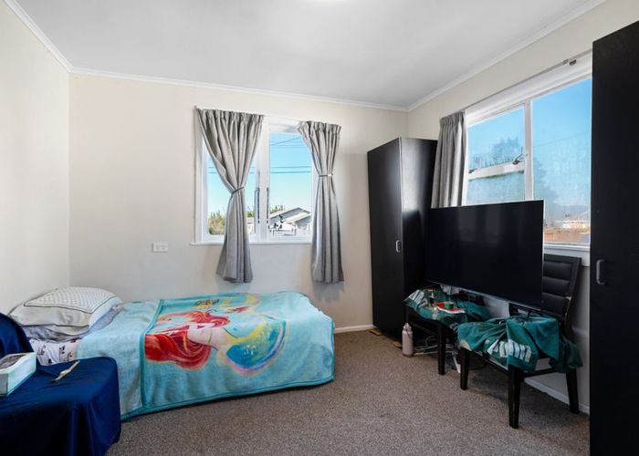  at 223 Sturges Road, Henderson, Waitakere City, Auckland