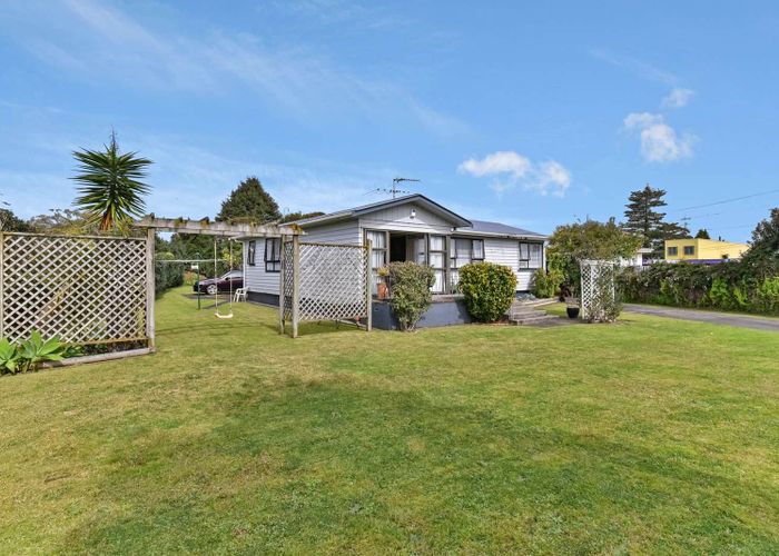  at 82 Rosella Road, Mangere East, Auckland