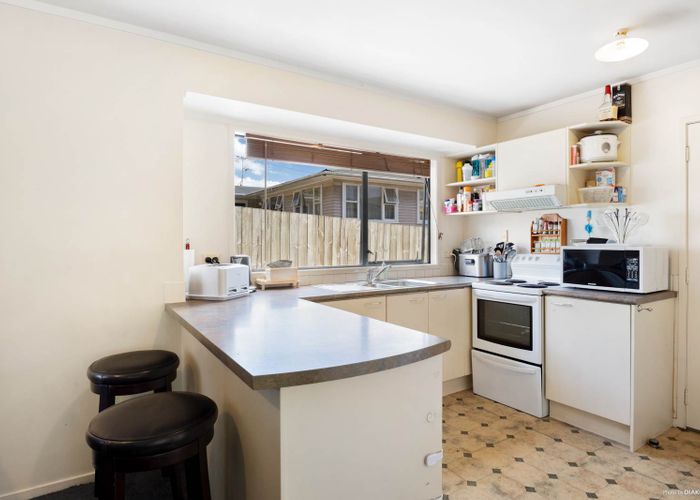  at 4/60 Pilkington Road, Panmure, Auckland