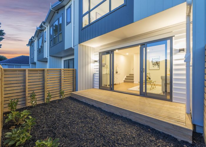  at 35E Hereford Street, Te Atatu Peninsula, Waitakere City, Auckland