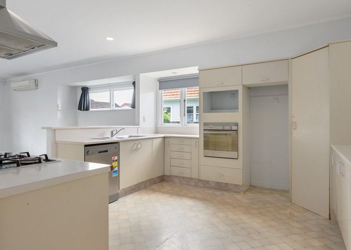  at 1 James Street, Hamilton East, Hamilton