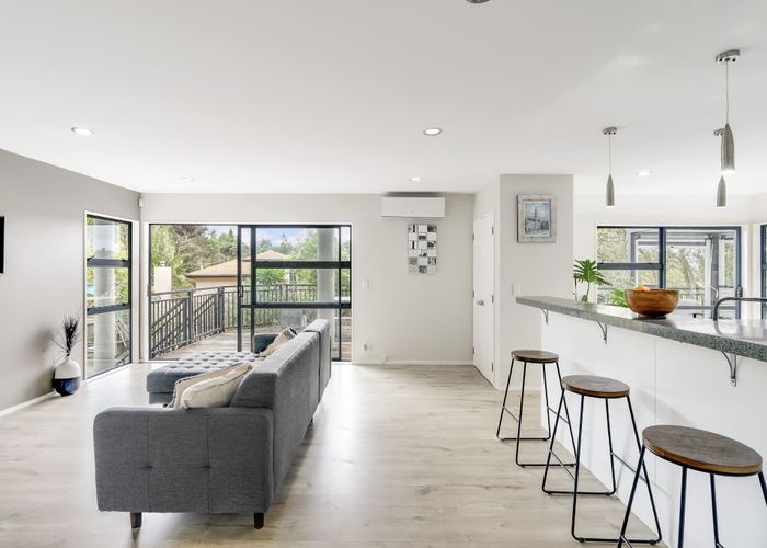  at 130 Onetaunga Road, Chatswood, Auckland
