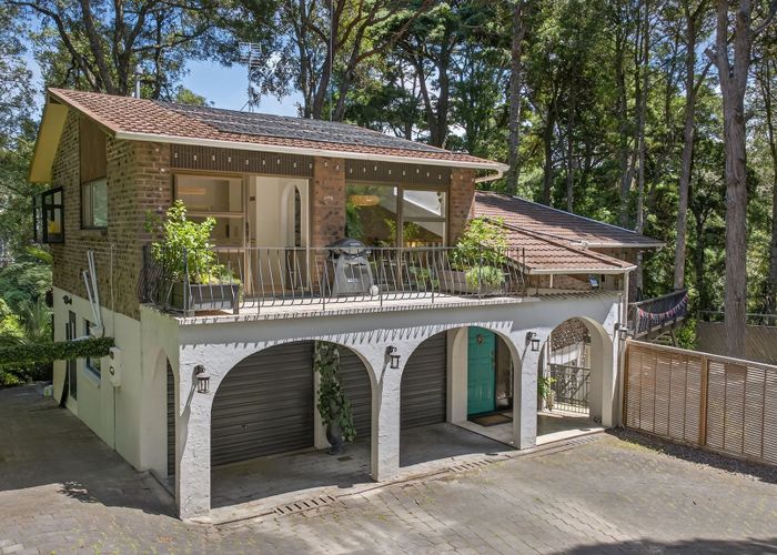  at 43 Ridgewood Crescent, Birkenhead, North Shore City, Auckland