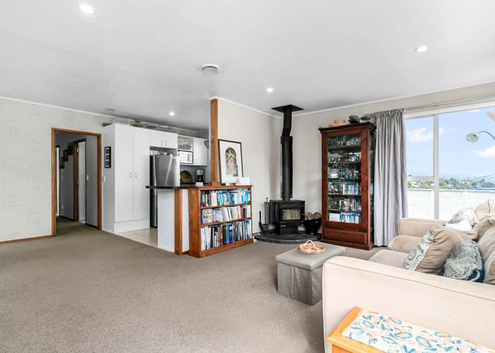  at 32 Terra Nova Street, Glen Eden, Auckland