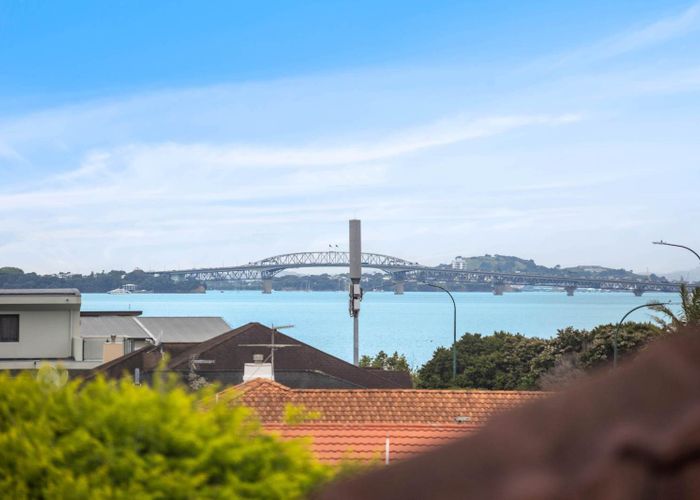  at 8 Beach Road, Te Atatu Peninsula, Waitakere City, Auckland