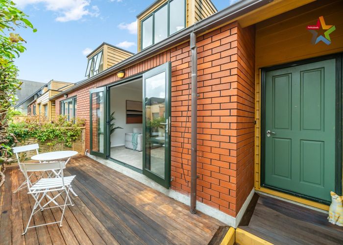  at 8 Futuna Close, Karori, Wellington