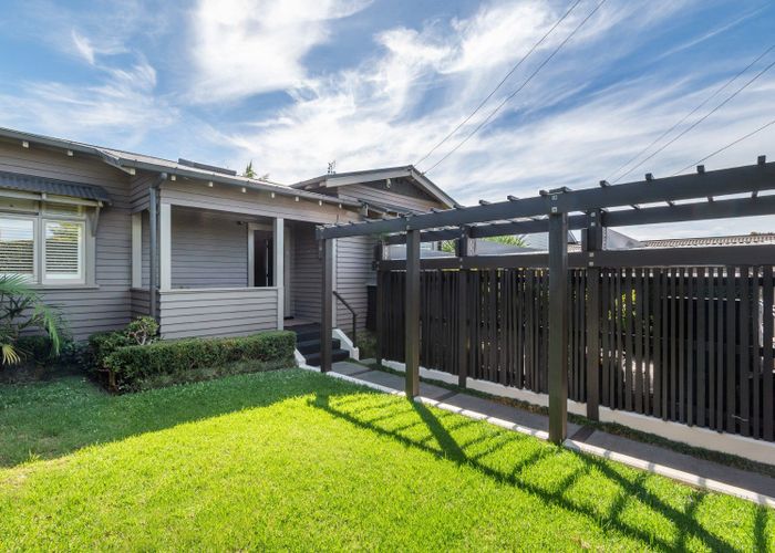  at 20 Warwick Avenue, Westmere, Auckland