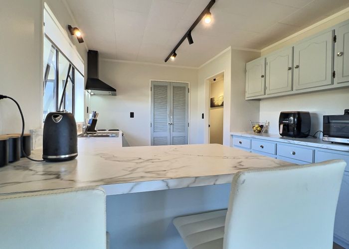  at 18 Reeves Street, Waikanae Beach, Waikanae